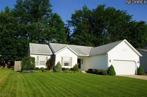 321 Kansas Ave, Elyria, OH 44035 photo 1