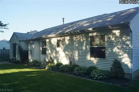 321 Kansas Ave, Elyria, OH 44035 photo 5