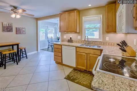 831 Lloyd Rd, Wickliffe, OH 44092 photo 10