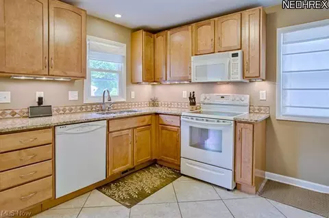 831 Lloyd Rd, Wickliffe, OH 44092 photo 9