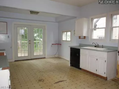 409 Park Ave, Elyria, OH 44035 photo 5
