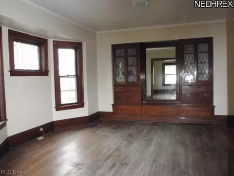 409 Park Ave, Elyria, OH 44035 photo 3
