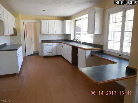 701 Park Ave, Elyria, OH 44035 photo 3