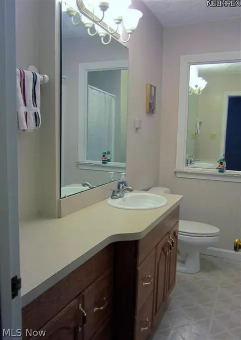 437 E 255, Euclid, OH 44132 photo 17