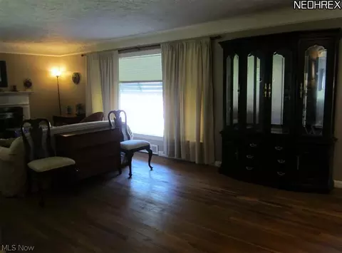 437 E 255, Euclid, OH 44132 photo 8