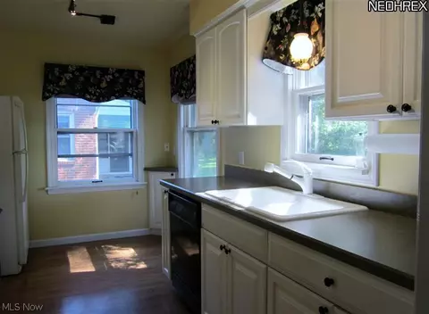437 E 255, Euclid, OH 44132 photo 13