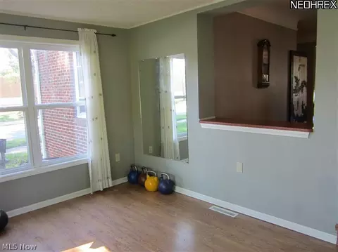 437 E 255, Euclid, OH 44132 photo 14