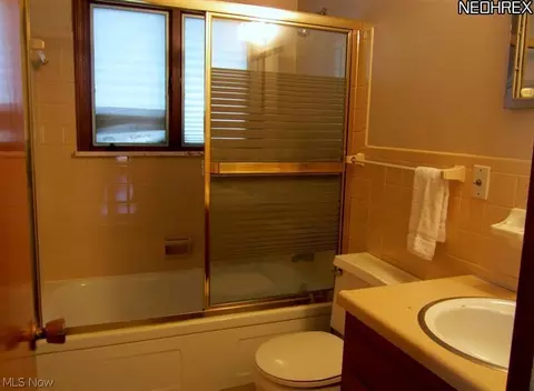 437 E 255, Euclid, OH 44132 photo 21
