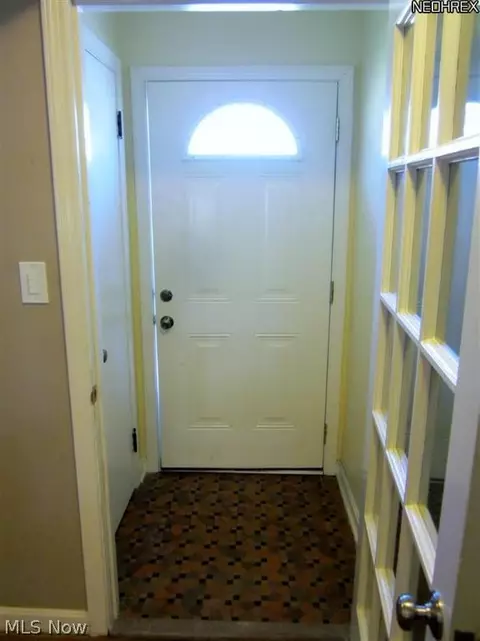 437 E 255, Euclid, OH 44132 photo 11