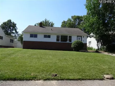 20700 Applegate Rd, Maple Heights, OH 44137 photo 1