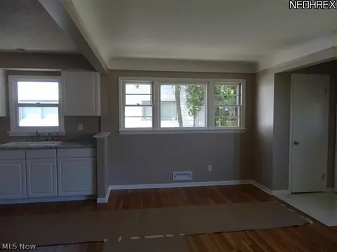 20700 Applegate Rd, Maple Heights, OH 44137 photo 7