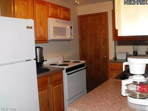 1410 Rustic Bridge Dr, Kent, OH 44240 photo 17