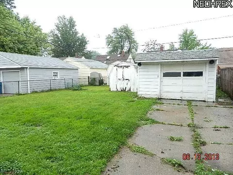 400 E 328th St, Willowick, OH 44095 photo 2