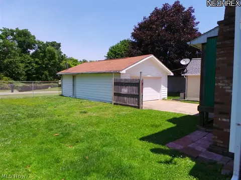 415 W 8th St, Dover, OH 44622 photo 10