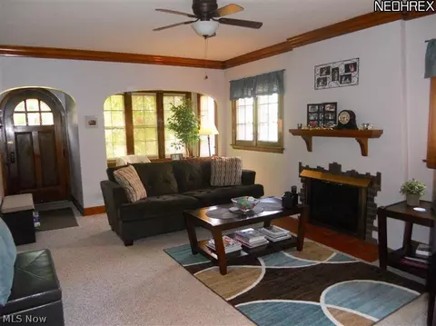 81 Clifton Dr, Boardman, OH 44512 photo 2