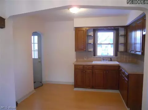 91 Smithfield St, Struthers, OH 44471 photo 3