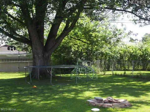 339 E 308th St, Willowick, OH 44095 photo 6