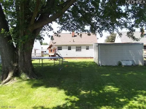 339 E 308th St, Willowick, OH 44095 photo 5