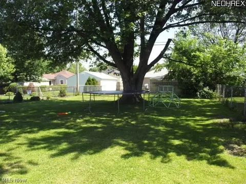339 E 308th St, Willowick, OH 44095 photo 7