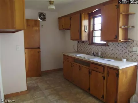 339 E 308th St, Willowick, OH 44095 photo 9
