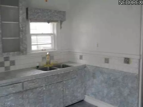 350 E 250, Euclid, OH 44132 photo 5