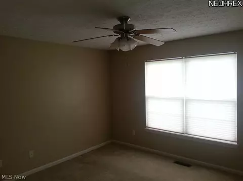 120 Emily Ln, Elyria, OH 44035 photo 8