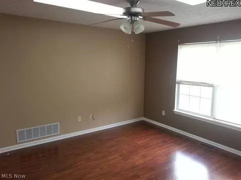 120 Emily Ln, Elyria, OH 44035 photo 5