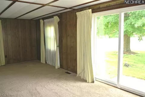 375 Stable Dr, Lagrange, OH 44050 photo 8