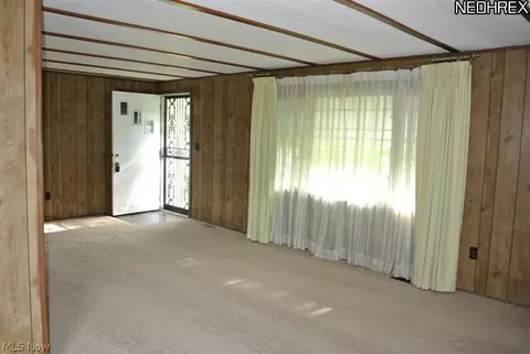 375 Stable Dr, Lagrange, OH 44050 photo 6