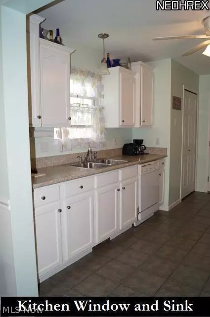 228 Baker St, Berea, OH 44017 photo 5