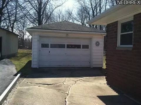 2002 W 16th St, Ashtabula, OH 44004 photo 2