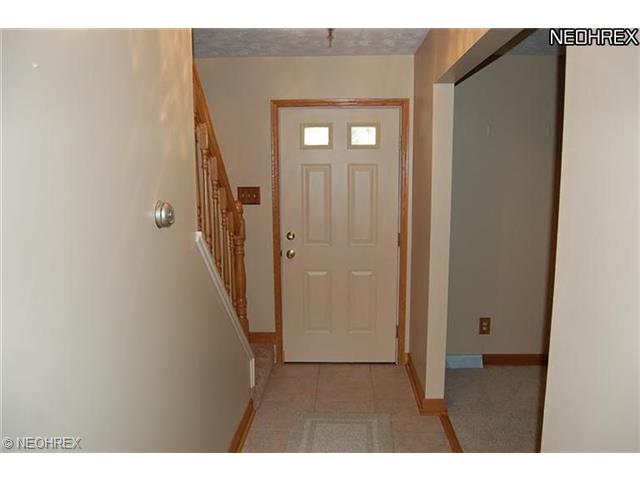 771 Sabrina Dr, Youngstown, OH 44512 photo 2