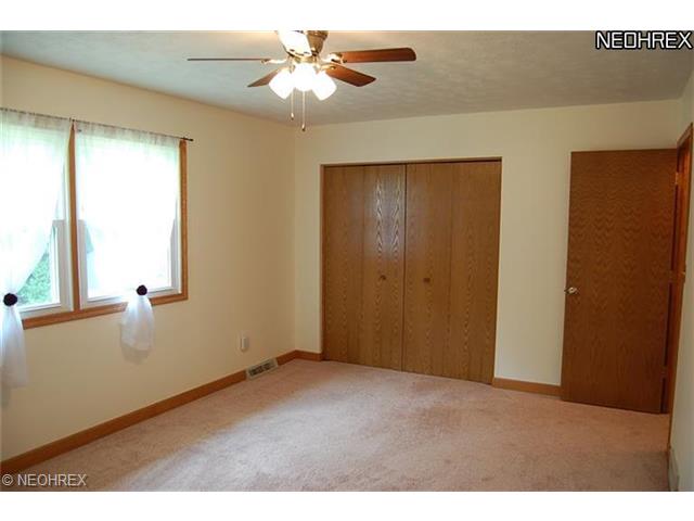 771 Sabrina Dr, Youngstown, OH 44512 photo 8