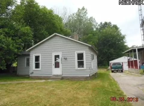 4870 Elyria Ave, Lorain, OH 44055 photo 2