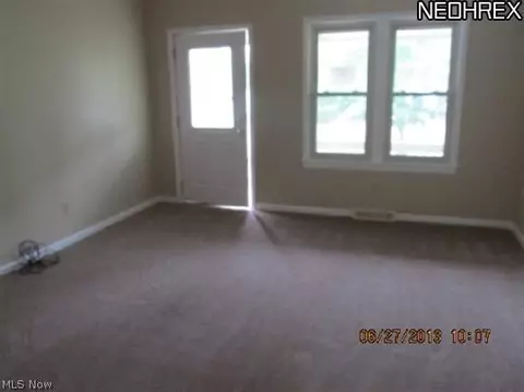 9 Mapleton Ave, Bedford, OH 44146 photo 5
