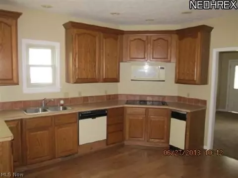 9 Mapleton Ave, Bedford, OH 44146 photo 6