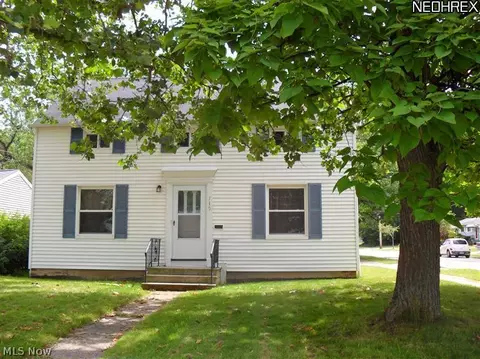 715 E 260 St, Euclid, OH 44132 photo 1