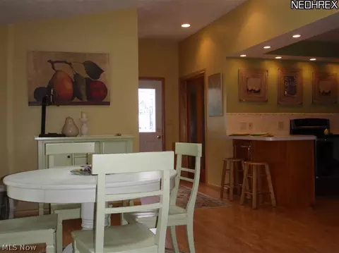 223 Pinehurst Rd, Munroe Falls, OH 44262 photo 9