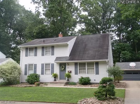 223 Pinehurst Rd, Munroe Falls, OH 44262 photo 1