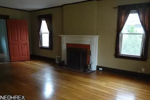 64 Fourth Ave, Berea, OH 44017 photo 2