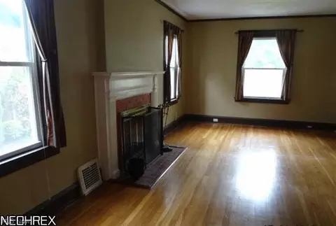64 Fourth Ave, Berea, OH 44017 photo 3