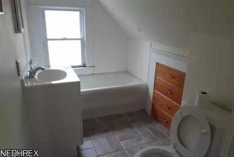 64 Fourth Ave, Berea, OH 44017 photo 8