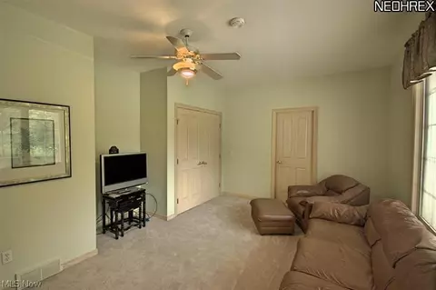 6450 Suzanne Ln, Solon, OH 44139 photo 7