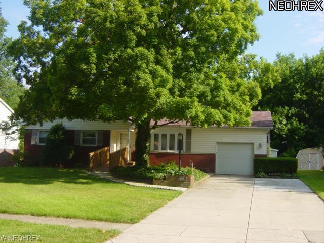 887 Larkridge Ave, Youngstown, OH 44512 photo 1