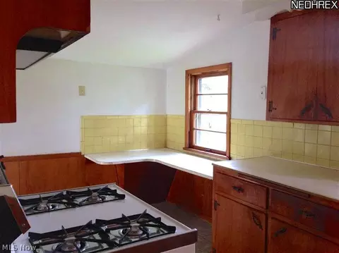 359 Spring St, Struthers, OH 44471 photo 9