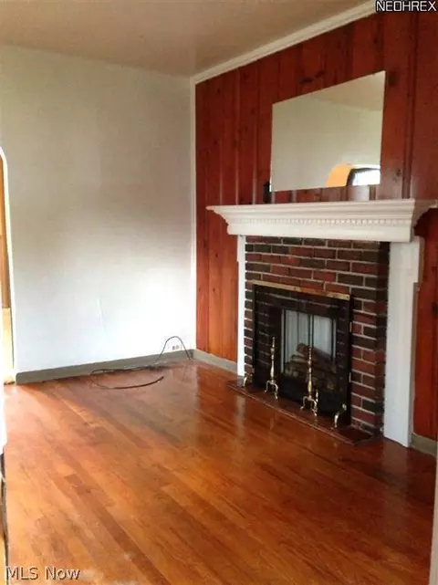 359 Spring St, Struthers, OH 44471 photo 4