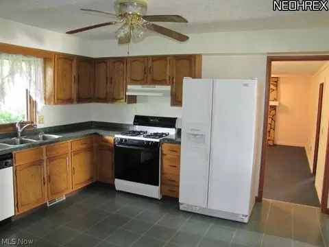 347 Crestview Dr, Elyria, OH 44035 photo 8