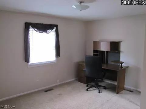 347 Crestview Dr, Elyria, OH 44035 photo 10