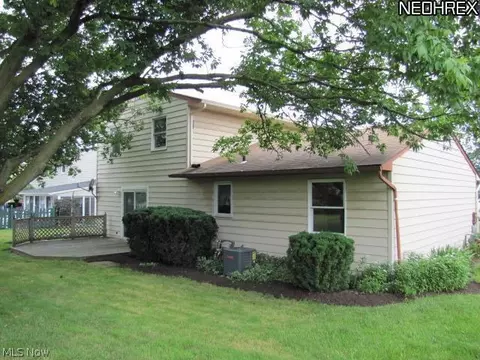 347 Crestview Dr, Elyria, OH 44035 photo 21