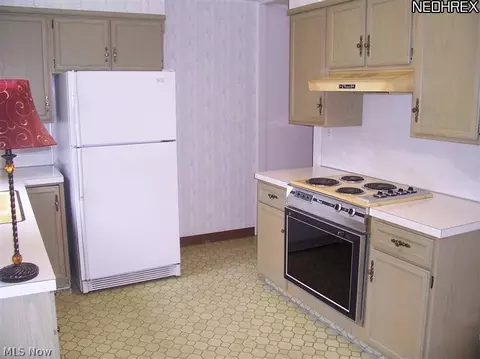4017 Dover Rd, Youngstown, OH 44511 photo 5